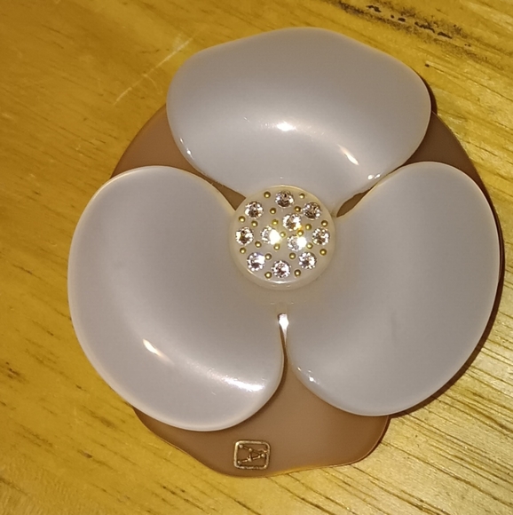 Alenandre De Paris Flower Brooch Pin - Picture 1 of 2